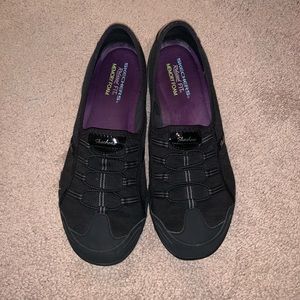 Sketchers Relaxed Fit Memory Foam Sneakers